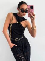 Czarny t-shirt LaMilla ze złotym krążkiem