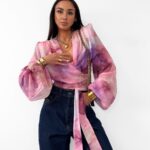 Wiązana bluzka LaMilla w różowo fioletowe kwiaty