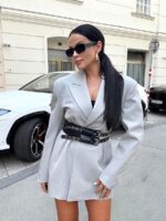 Szara przedłużana marynarka LaMilla z czarnym paskiem