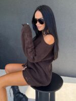 Brązowy sweter lamilla z dziurami