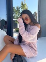 Sweter różowy lamilla w dziury