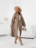 Beżowy sweter Simplicity