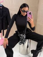 Czarne body z golfem LaMilla z haftowanym logiem na szyi