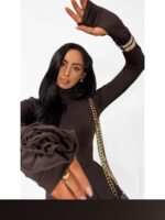 Brązowy golf Lamilla z ozdobną różą