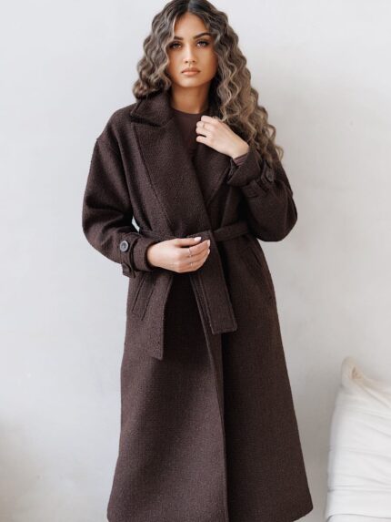 Brązowy płaszcz jesienno zimowy
