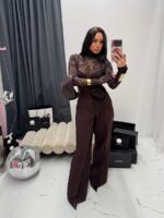 Brązowe eleganckie spodnie z różą LaMilla i brązowy koronkowy golf LaMilla