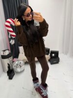 Brązowy sweter z frędzlami LaMilla