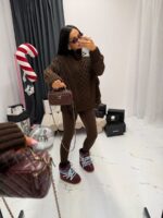 Brązowy sweter z frędzlami LaMilla