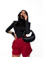 Czarny golf LaMilla z pętelką na palec