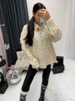 Ecru sweter z frędzlami LaMilla