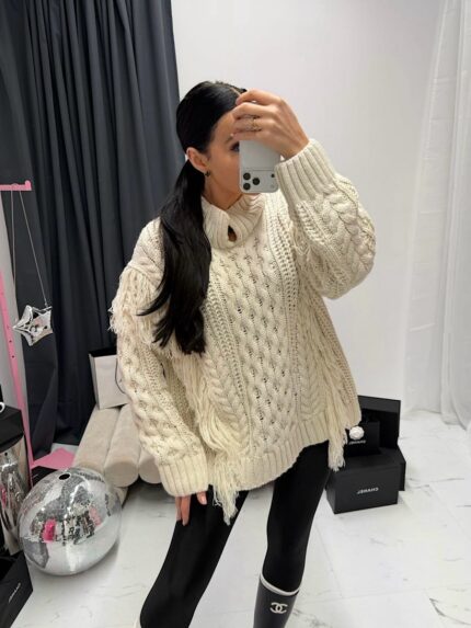 Ecru sweter z frędzlami LaMilla