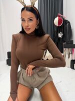 Brązowy golf z pętelką na palec LaMilla