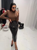 Brązowy golf z pętelką na palec LaMilla