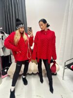 Czerwony sweter z frędzlami LaMilla - obrazek 3