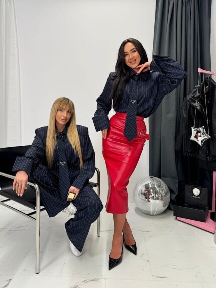 Granatowe spodnie w paski LaMilla