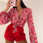 Wiązana bluzka w czerwone kwiatuszki LaMilla