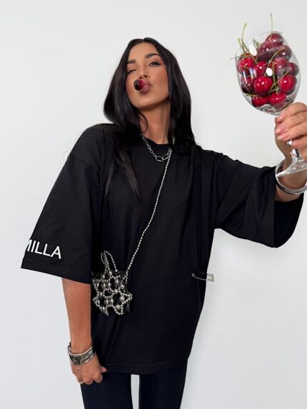 Czarny t-shirt z agrafką LaMilla z wyszywanym logo na rękawie