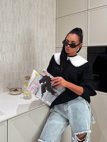 Czarna bluza z białym kołnierzykiem LaMilla