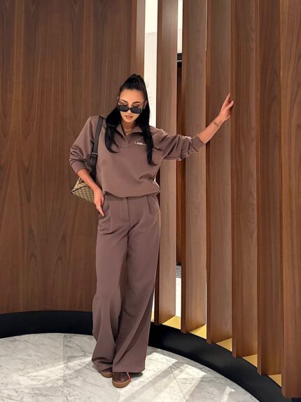 Brązowy komplet dresowy LaMilla bluza z kołnierzykiem i szerokie spodnie