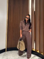 Brązowy komplet dresowy LaMilla bluza z kołnierzykiem i szerokie spodnie