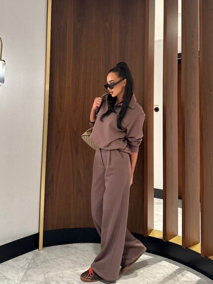 Brązowy komplet dresowy LaMilla bluza z kołnierzykiem i szerokie spodnie