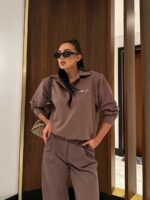 Brązowy komplet dresowy LaMilla bluza z kołnierzykiem i szerokie spodnie