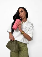 Biały t-shirt LaMilla z różowym logo na plecach