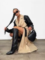 Beżowy płaszcz trencz LaMilla z dodatkiem czarnej skóry