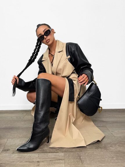 Beżowy płaszcz trencz LaMilla z dodatkiem czarnej skóry