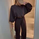 Brązowy masełkowy komplet damski Agatha Fashion bluzka i spodnie