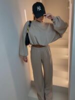 Beżowy Masełkowy komplet damski Agatha Fashion bluzka i spodnie