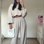 Beżowy Masełkowy komplet damski Agatha Fashion bluzka i spodnie