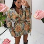 Marynarka Rosalia LaMilla z niebieskimi kwiatami