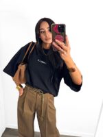 Czarny t-shirt LaMilla z białym wyszywanym logo