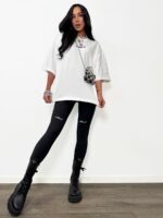 Biały t-shirt LaMilla z czarnym wyszywanym logo