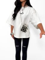 Biały t-shirt LaMilla z czarnym wyszywanym logo