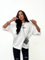 Biały t-shirt LaMilla z czarnym wyszywanym logo