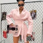 Różowa marynarka LaMilla z ozdobnym paskiem w talii