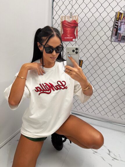 Biały tshirt LaMilla z wyszywanym czerwonym logo