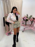 Niebieska koszula z wiskozy LaMilla w różowe kwiaty