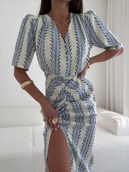 Midi sukienka Megi B w niebieskie liście