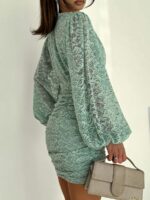 Koronkowa sukienka Megi B w szałwiowym kolorze