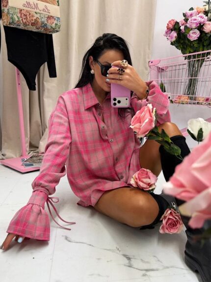 Koszula w różową kratkę LaMilla z dzwoneczkiem przy rękawie