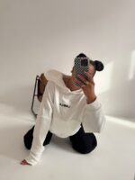 Biała bluza LaMilla z kapturem