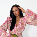 Wiązana bluzka LaMilla w kolorowe kwiaty