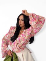 Wiązana bluzka LaMilla w kolorowe kwiaty