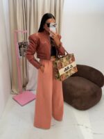 Dresowe szerokie spodnie LaMilla brzoskwiniowe