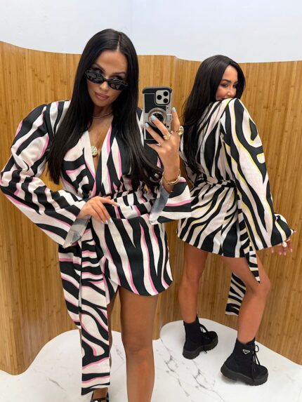 Sukienka kimono LaMilla w czarno różową zebrę