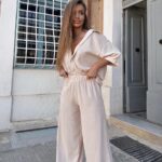 Jasno beżowy komplet lniany Agatha Fashion długie spodnie i koszule z krótkim rękawem