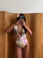 Strój kąpielowy monokini LaMilla we wzorze kwiatowym z wiązaniem warkocz